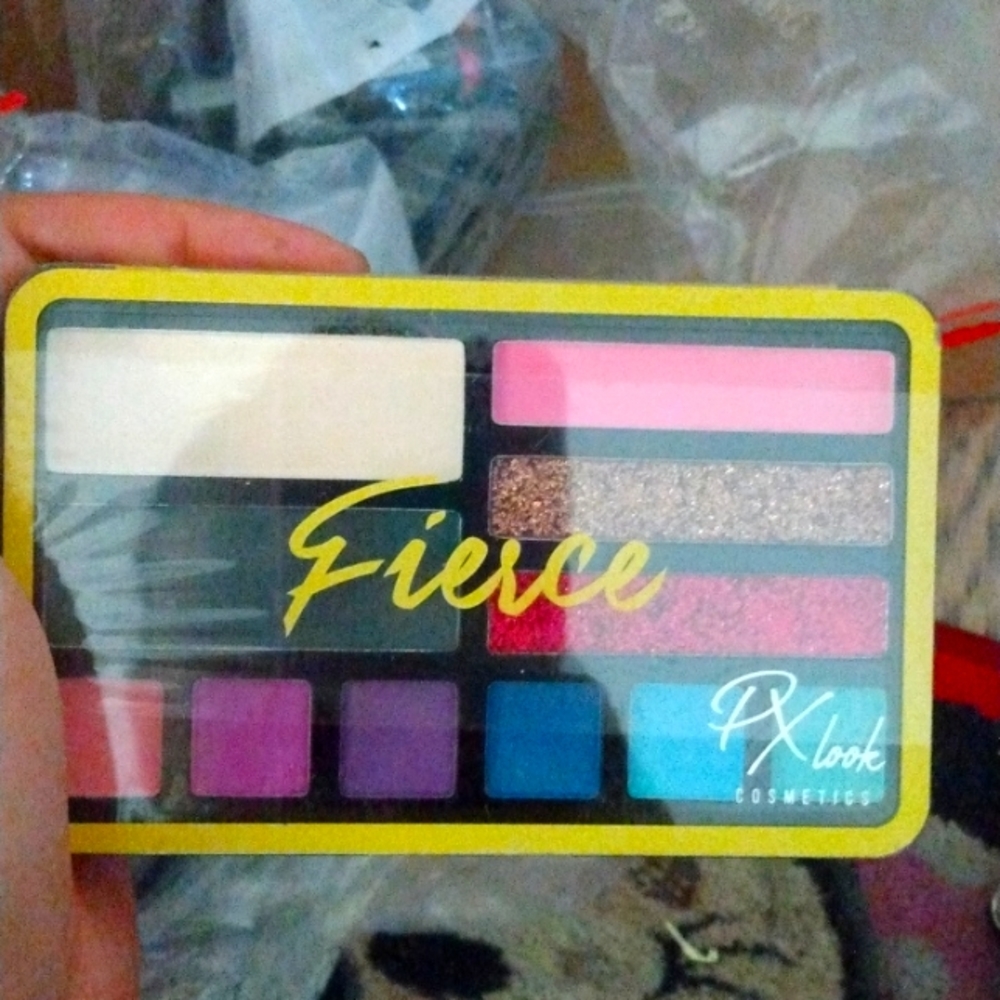 Prolux eyeshadow palette